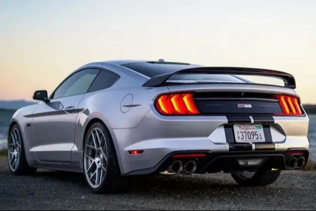 2018 Ford Mustang GT 6-Speed — 15k Miles — photo 2