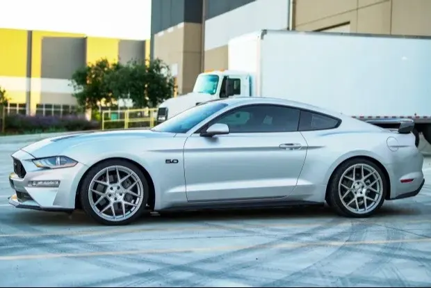 2018 Ford Mustang GT 6-Speed — 15k Miles — photo 3