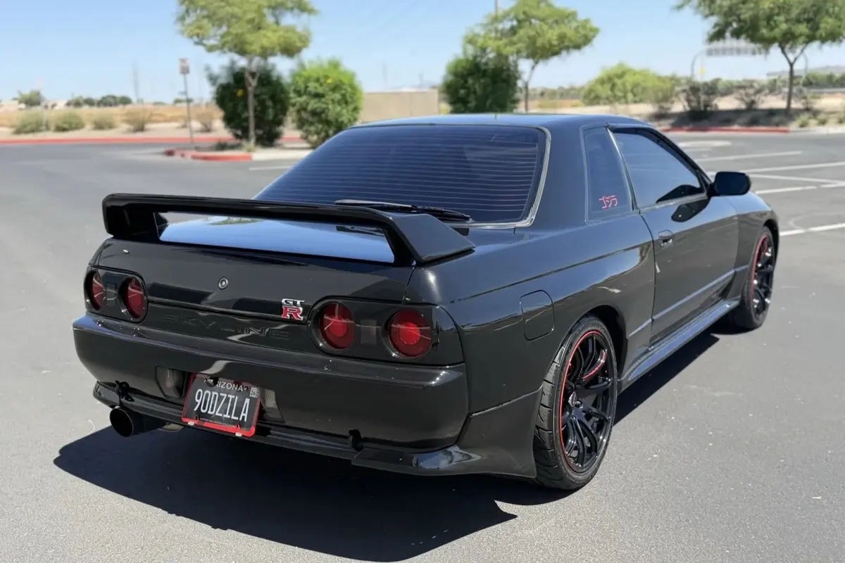 1991 Nissan Skyline GT-R (R32) — photo 2