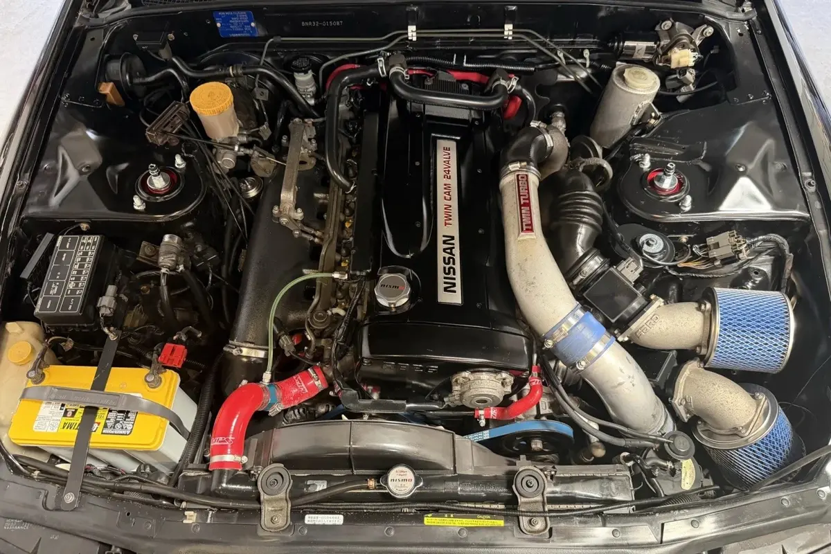 1991 Nissan Skyline GT-R (R32) — photo 6