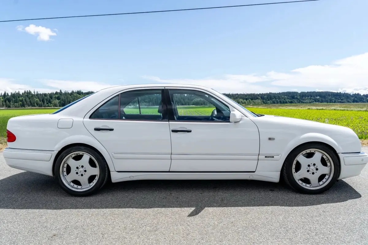 1998 Mercedes-Benz E55 AMG Widebody JDM — photo 3