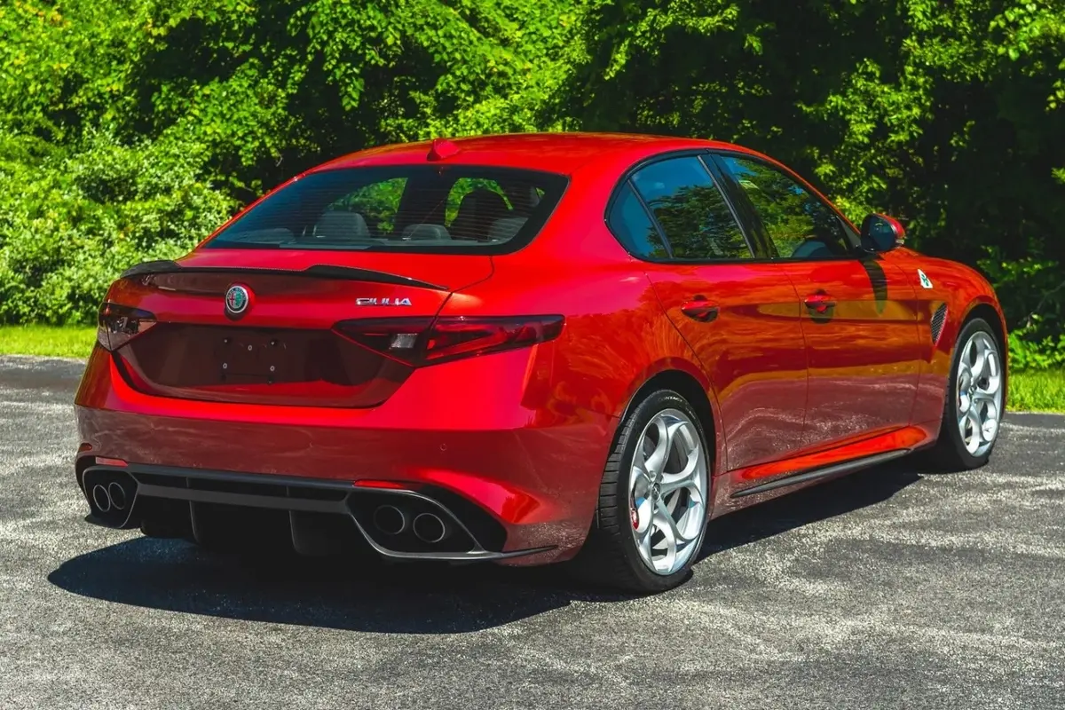 ️ 2018 Alfa Romeo Giulia Quadrifoglio — photo 2