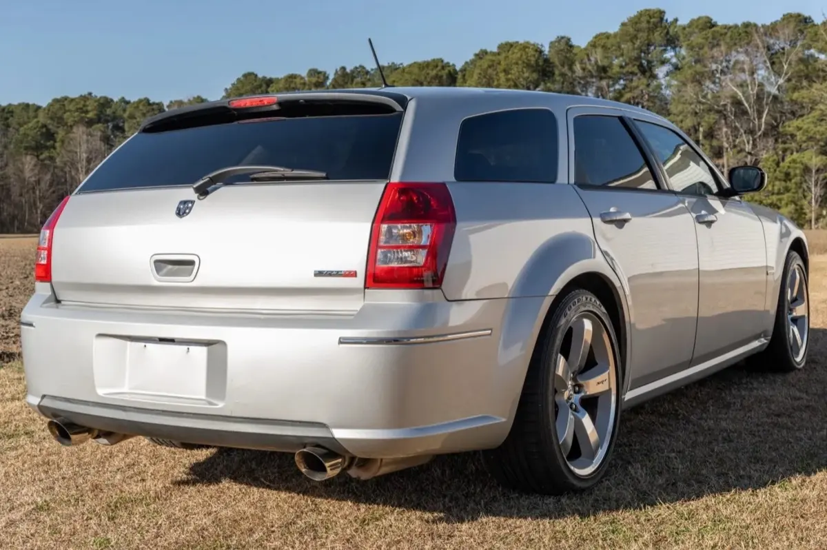2008 Dodge Magnum SRT8 — photo 2