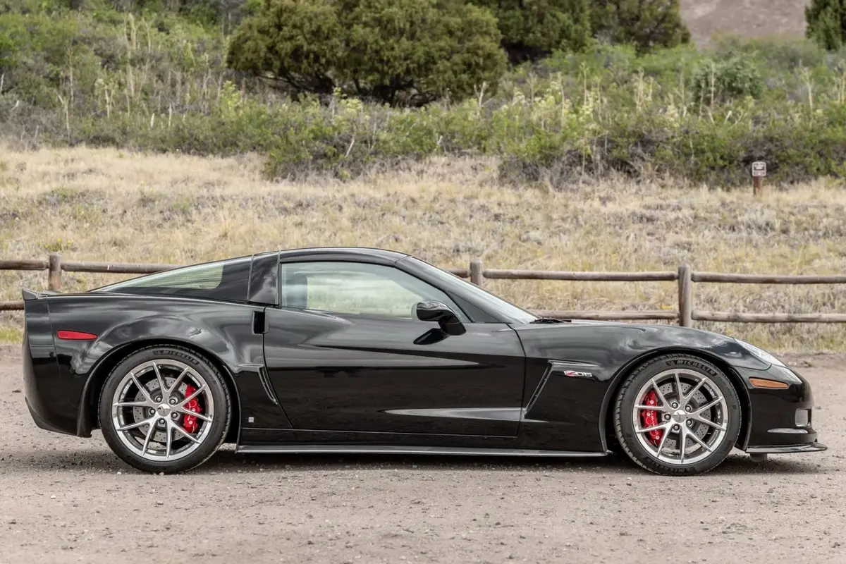 Modified 5K Mile 2009 Chevrolet Corvette Z06 3LZ — photo 3