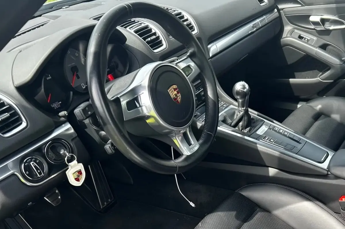 2015 PORSCHE CAYMAN S 6 SPEED — photo 5