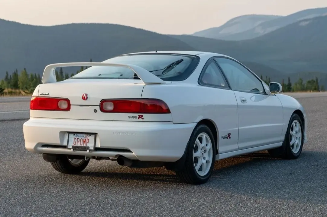 2001 Acura Integra Type R — photo 2