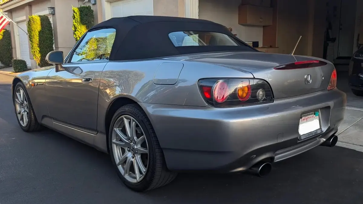2004 Honda S2000 AP2 — photo 2