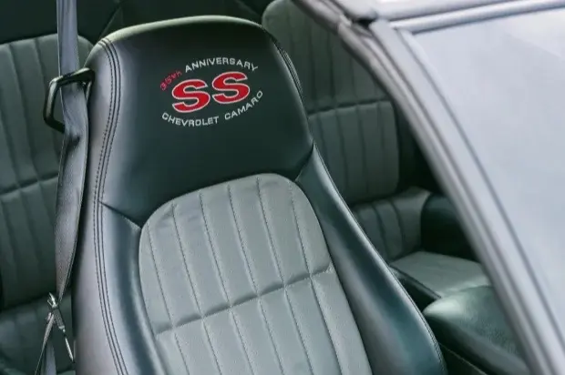 2002 Chevrolet Camaro SS 35th Anniversary — photo 4